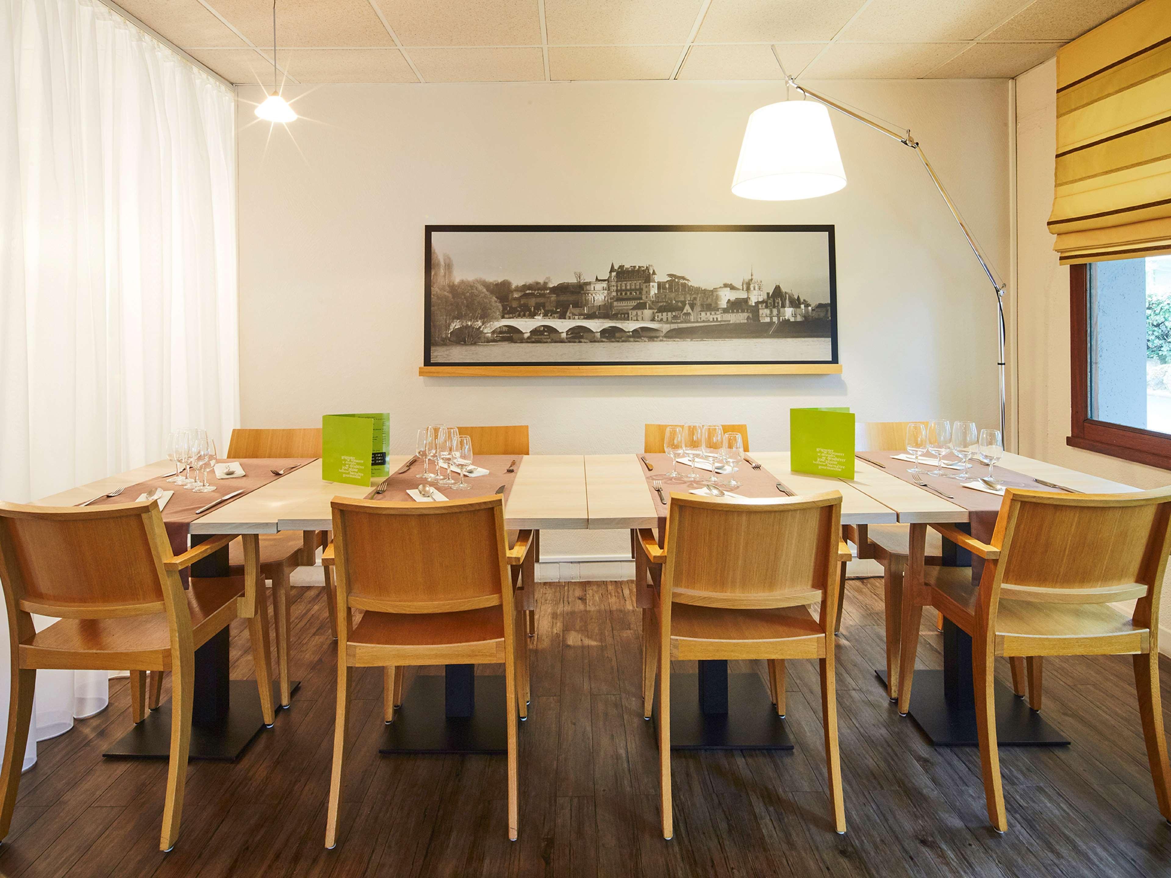 Kyriad Tours Sud - Chambray Les Tours Buitenkant foto